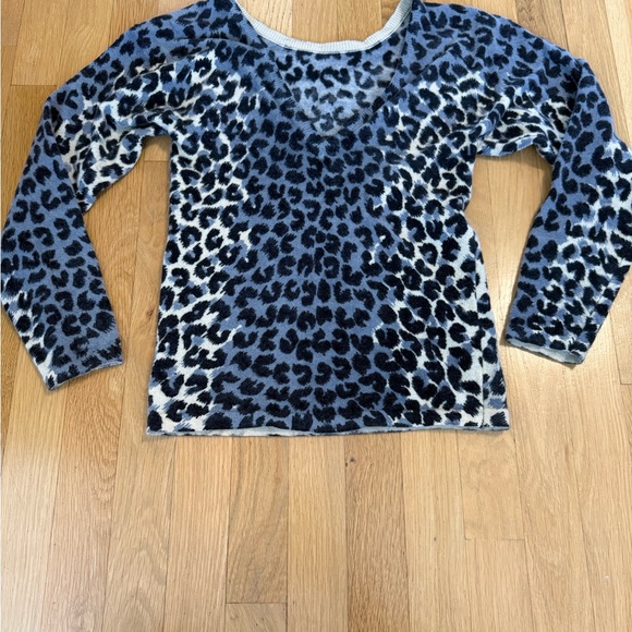Vintage 80s Organically Grown 100% Lambswool Blue Leopard Sweater V-Neck - Picture 2 of 8